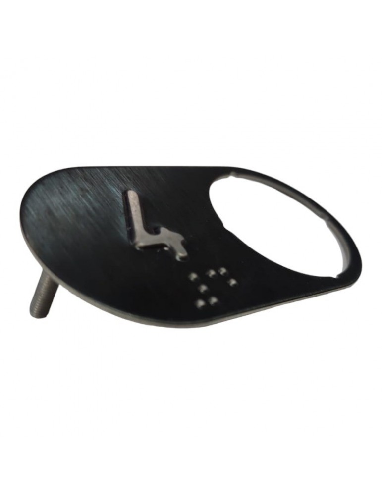 CBBN30B00_4 LABEL DMG BRUTUS BLACK 4