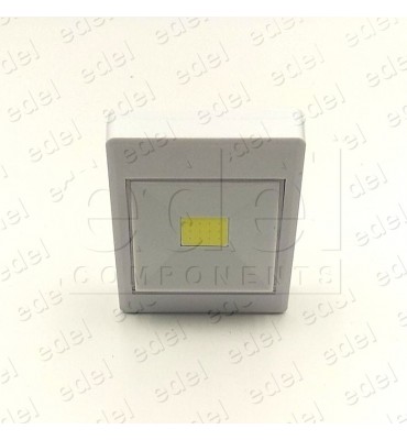 LAMPE DE POCHE À LED CARRÉE ADHÉSIVE ET AIMANT